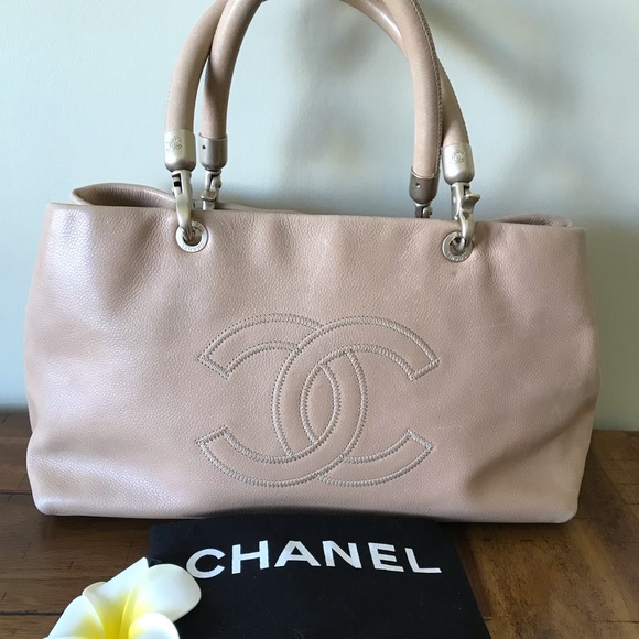 CHANEL Handbags - 🌺Chanel Tote 🌺🌺🌸🌺🌸🌺🌸🌺🌸🌺🌸🌺🌸🌺🌸🌺